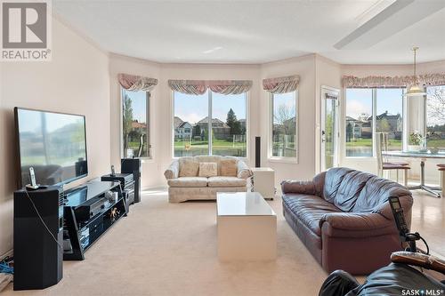 415 Braeside Bay, Saskatoon, SK - Indoor Photo Showing Living Room