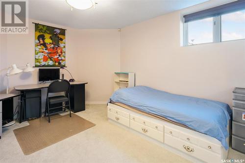 415 Braeside Bay, Saskatoon, SK - Indoor Photo Showing Bedroom