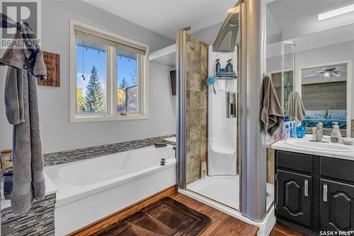 22 Chemin Bellevue Road, Battleford, SK - Indoor Photo Showing Bathroom