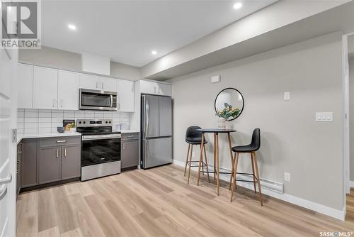 402 Aniskotaw Way, Saskatoon, SK - Indoor Photo Showing Kitchen