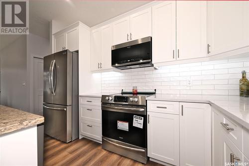 3 2330 Morsky Drive, Estevan, SK - Indoor Photo Showing Kitchen