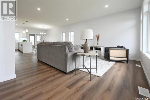 3 2330 Morsky Drive, Estevan, SK - Indoor Photo Showing Living Room