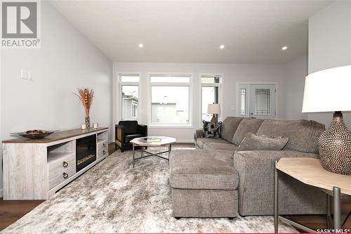 3 2330 Morsky Drive, Estevan, SK - Indoor Photo Showing Living Room