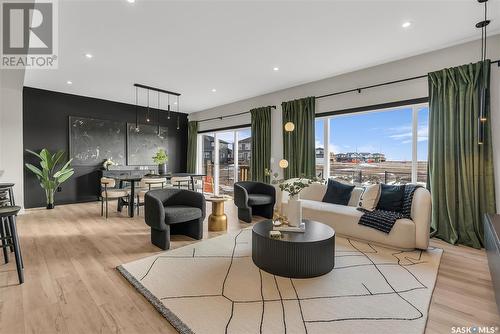 672 Pepper Bend, Saskatoon, SK - Indoor Photo Showing Living Room