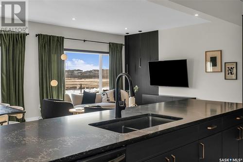 672 Pepper Bend, Saskatoon, SK - Indoor Photo Showing Kitchen With Double Sink