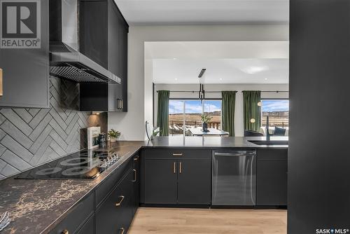 672 Pepper Bend, Saskatoon, SK - Indoor Photo Showing Kitchen