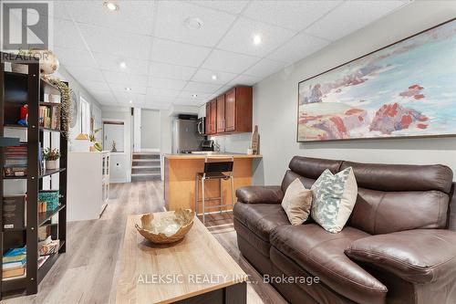 62 Greencedar Drive, Hamilton, ON - Indoor Photo Showing Living Room