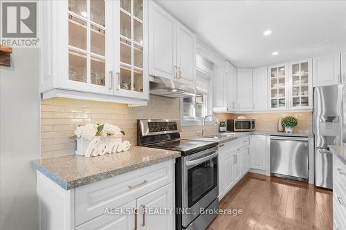 62 Greencedar Drive, Hamilton, ON - Indoor Photo Showing Kitchen