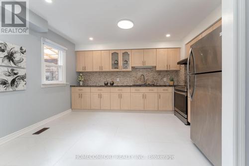 15 Sandy Haven Drive, Toronto, ON - Indoor Photo Showing Kitchen