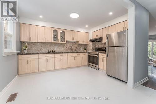 15 Sandy Haven Drive, Toronto, ON - Indoor Photo Showing Kitchen