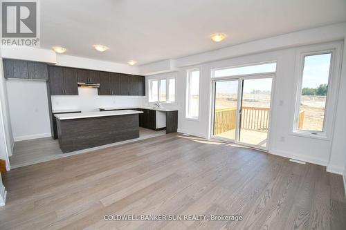 3 Gateway Drive, Barrie, ON - Indoor Photo Showing Kitchen