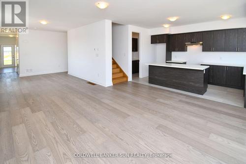 3 Gateway Drive, Barrie, ON - Indoor Photo Showing Kitchen