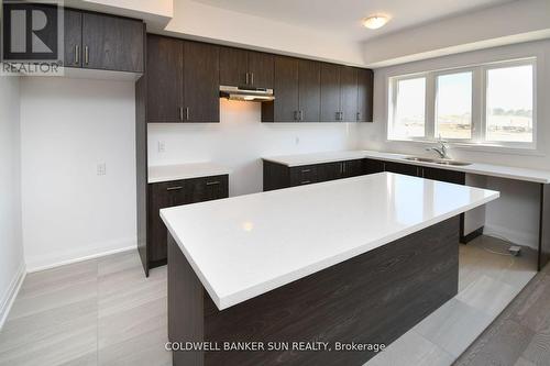 3 Gateway Drive, Barrie, ON - Indoor Photo Showing Kitchen With Double Sink