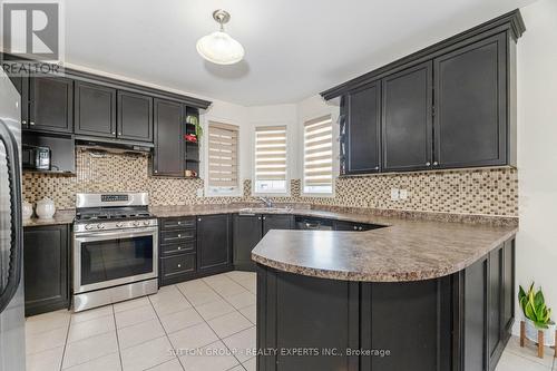 170 Pannahill Drive, Brampton, ON - Indoor Photo Showing Kitchen With Upgraded Kitchen