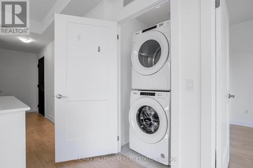 1004 - 3200 William Colton Avenue, Oakville, ON - Indoor Photo Showing Laundry Room