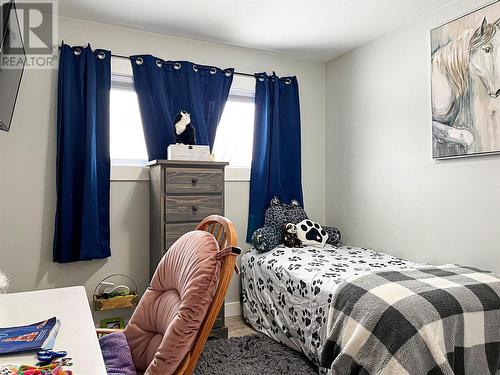 102 Mcgraw Court, Penticton, BC - Indoor Photo Showing Bedroom