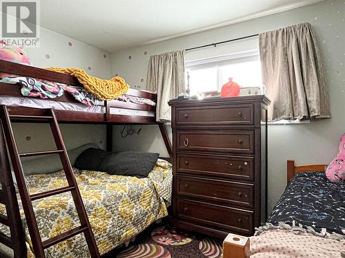 102 Mcgraw Court, Penticton, BC - Indoor Photo Showing Bedroom