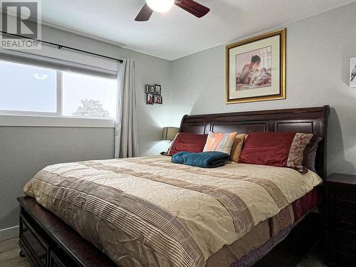 102 Mcgraw Court, Penticton, BC - Indoor Photo Showing Bedroom