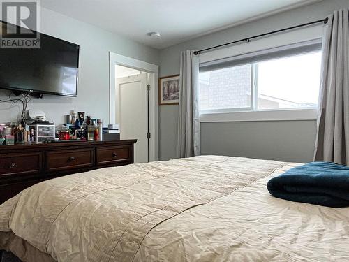 102 Mcgraw Court, Penticton, BC - Indoor Photo Showing Bedroom