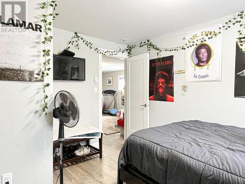 102 Mcgraw Court, Penticton, BC - Indoor Photo Showing Bedroom