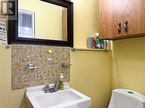 102 Mcgraw Court, Penticton, BC - Indoor Photo Showing Bathroom