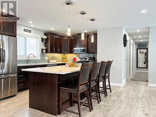 102 Mcgraw Court, Penticton, BC - Indoor Photo Showing Kitchen With Upgraded Kitchen