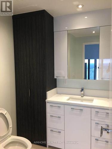 4009 - 1 Bloor Street E, Toronto, ON - Indoor Photo Showing Bathroom