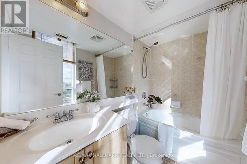 1313 - 15 Greenview Avenue, Toronto, ON - Indoor Photo Showing Bathroom