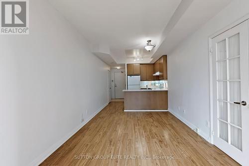 1102 - 1121 Bay Street, Toronto, ON - Indoor Photo Showing Kitchen