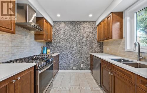 12 Glenayr Gate, Whitby, ON - Indoor Photo Showing Kitchen With Double Sink