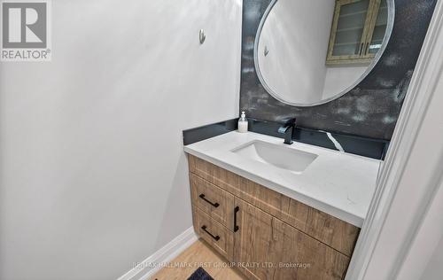 12 Glenayr Gate, Whitby, ON - Indoor Photo Showing Bathroom