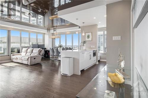 195 Besserer Street Unit#2706, Ottawa, ON - Indoor Photo Showing Living Room