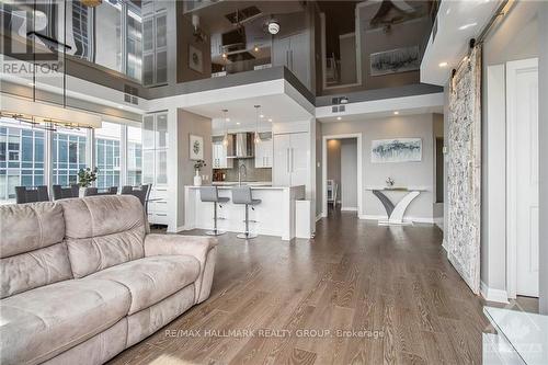 2706 - 195 Besserer Street, Ottawa, ON - Indoor Photo Showing Living Room