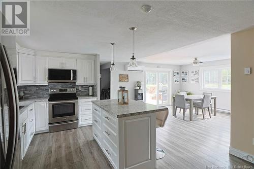 940 Pleasant Drive, Minto, NB - Indoor Photo Showing Kitchen With Upgraded Kitchen