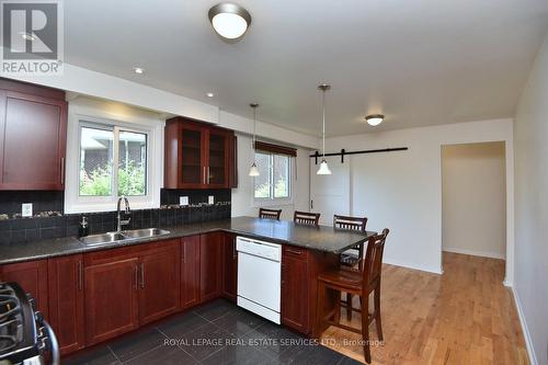 1146 Meander Court, Mississauga, ON - Indoor Photo Showing Kitchen With Double Sink