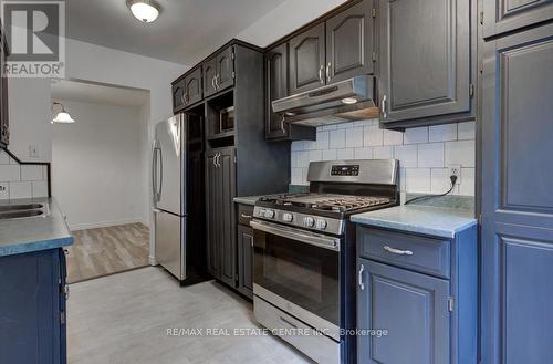 17 - 1 Lamers Court, Tillsonburg, ON - Indoor Photo Showing Kitchen With Double Sink