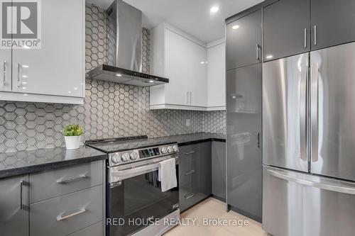 10 Bayside Avenue, Hamilton, ON - Indoor Photo Showing Kitchen With Upgraded Kitchen