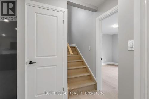 10 Bayside Avenue, Hamilton, ON - Indoor Photo Showing Other Room