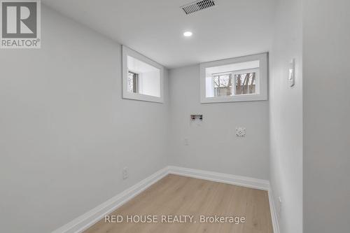 10 Bayside Avenue, Hamilton, ON - Indoor Photo Showing Other Room