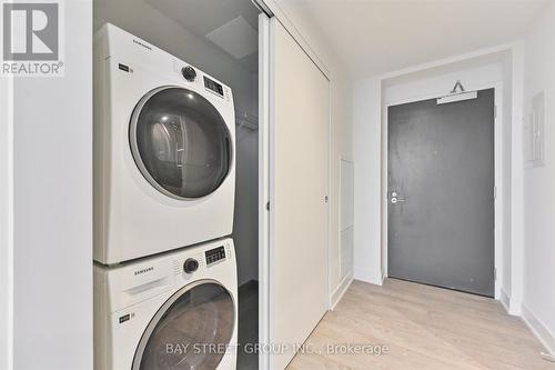 4902 - 8 Cumberland Street, Toronto, ON - Indoor Photo Showing Laundry Room