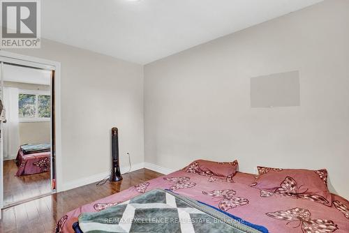 70 Gainsborough Road, Hamilton, ON - Indoor Photo Showing Bedroom