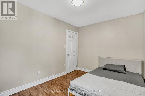 70 Gainsborough Road, Hamilton, ON - Indoor Photo Showing Bedroom