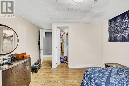 70 Gainsborough Road, Hamilton, ON - Indoor Photo Showing Bedroom