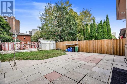 70 Gainsborough Road, Hamilton, ON - Outdoor