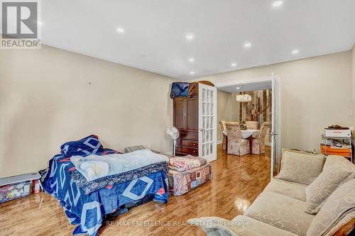 70 Gainsborough Road, Hamilton, ON - Indoor Photo Showing Bedroom