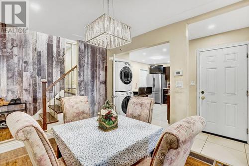 70 Gainsborough Road, Hamilton, ON - Indoor Photo Showing Dining Room