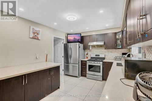 70 Gainsborough Road, Hamilton, ON - Indoor Photo Showing Kitchen With Stainless Steel Kitchen With Upgraded Kitchen