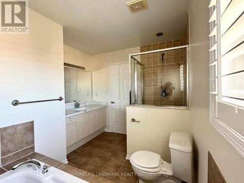 58 Gannett Drive, Richmond Hill, ON - Indoor Photo Showing Bathroom