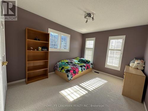 58 Gannett Drive, Richmond Hill, ON - Indoor Photo Showing Bedroom