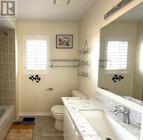 58 Gannett Drive, Richmond Hill, ON - Indoor Photo Showing Bathroom